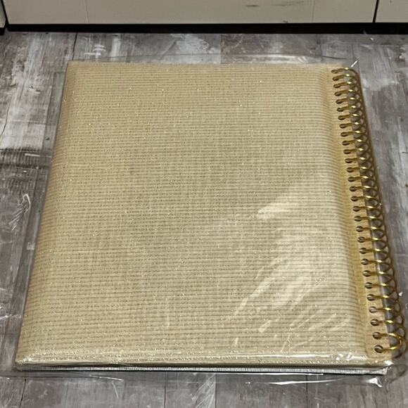 NIB vintage Tommy photo album from Japan, embroidered flowers - Picture 2 of 9